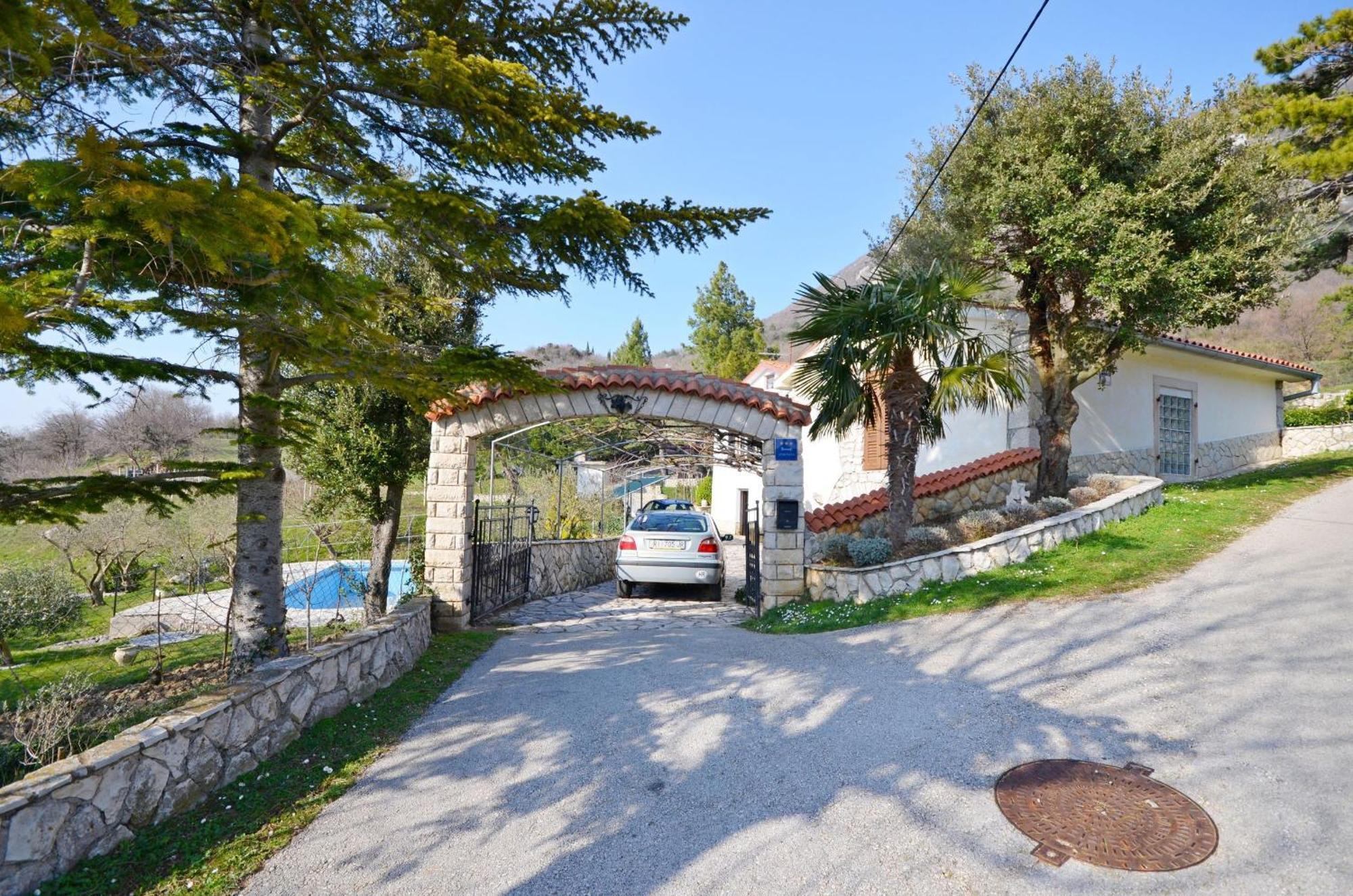 Apartment Josip Пломин Экстерьер фото